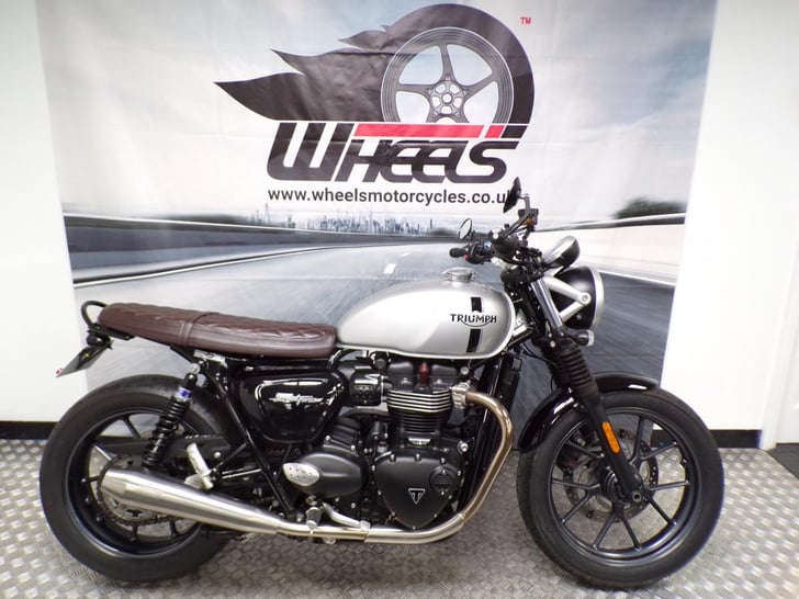 Triumph STREET TWIN