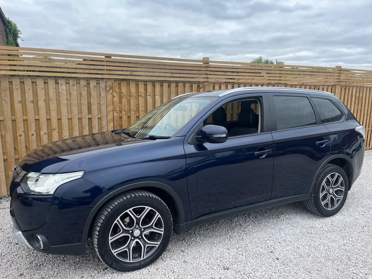 Mitsubishi OUTLANDER for sale in Chesterfield