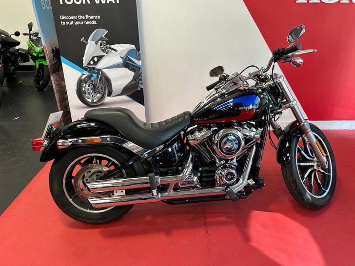 HARLEY-DAVIDSON SOFTAIL FXLR LOWRIDER