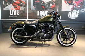 Watch video of Harley-Davidson SPORTSTER SPORTSTER 883 XL883N IRON 883 in Watford