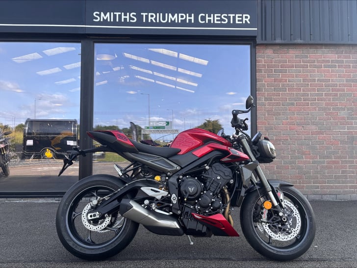 TRIUMPH STREET TRIPLE 765 RS