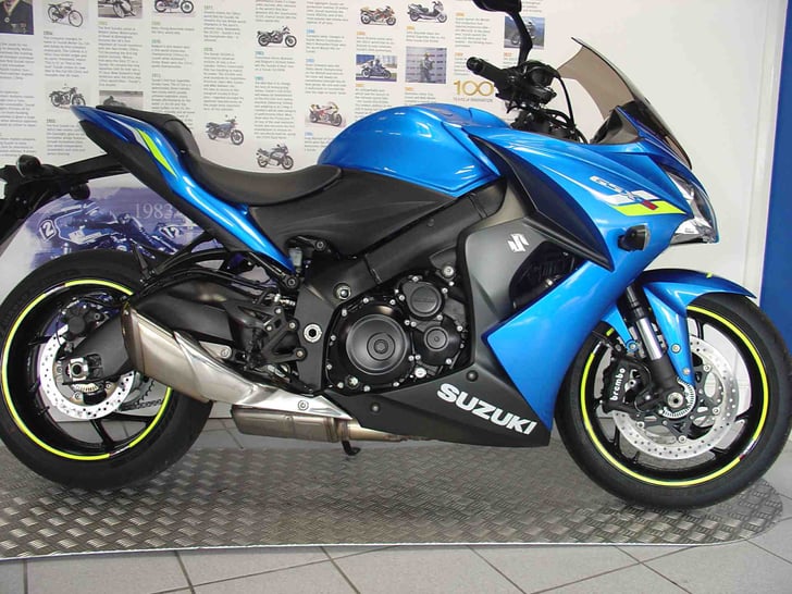 SUZUKI GSX-S1000
