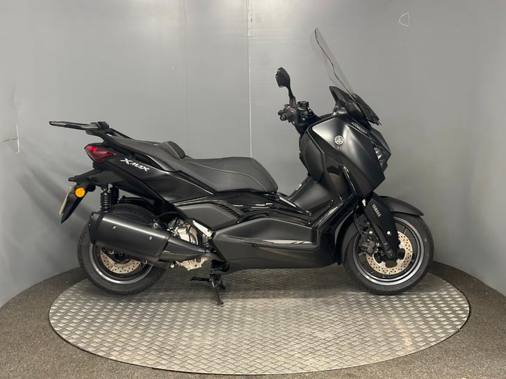 Yamaha XMAX 300 TECH MAX
