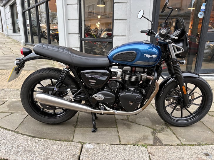 Triumph STREET TWIN