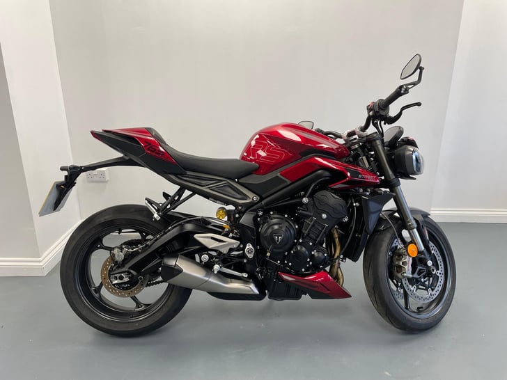 TRIUMPH STREET TRIPLE 765 RS