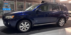 Used Mitsubishi OUTLANDER OUTLANDER 2.2 DI-D GX4 4WD EURO 5 5DR for sale in Chesterfield | Image 2