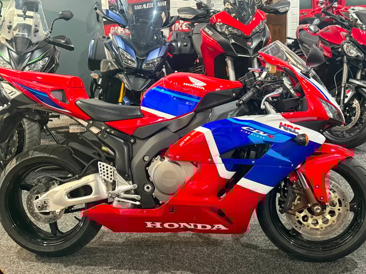 Honda CBR1000RR FIREBLADE