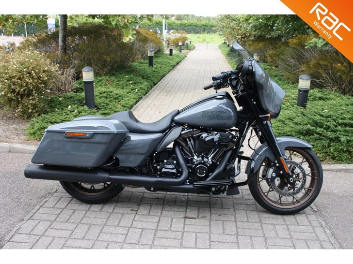 Harley-Davidson HARLEY-DAVIDSON FLHXST STREET GLIDE ST 19 