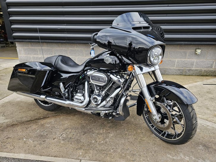 Harley-Davidson STREET GLIDE 114 