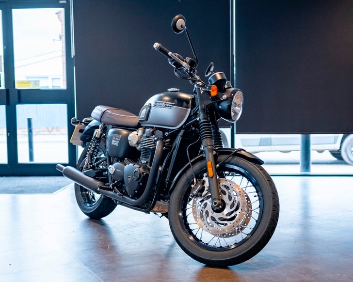 TRIUMPH BONNEVILLE T120 BLACK