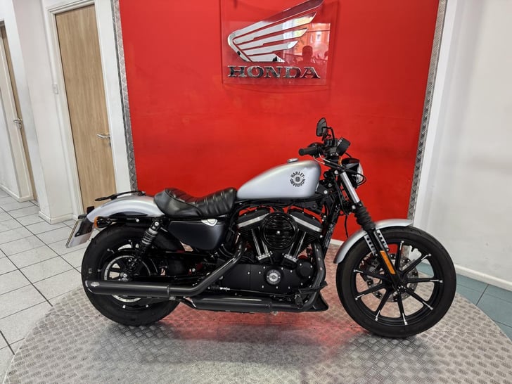 Harley-Davidson SPORTSTER 883