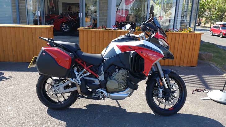 Ducati MULTISTRADA V4 S