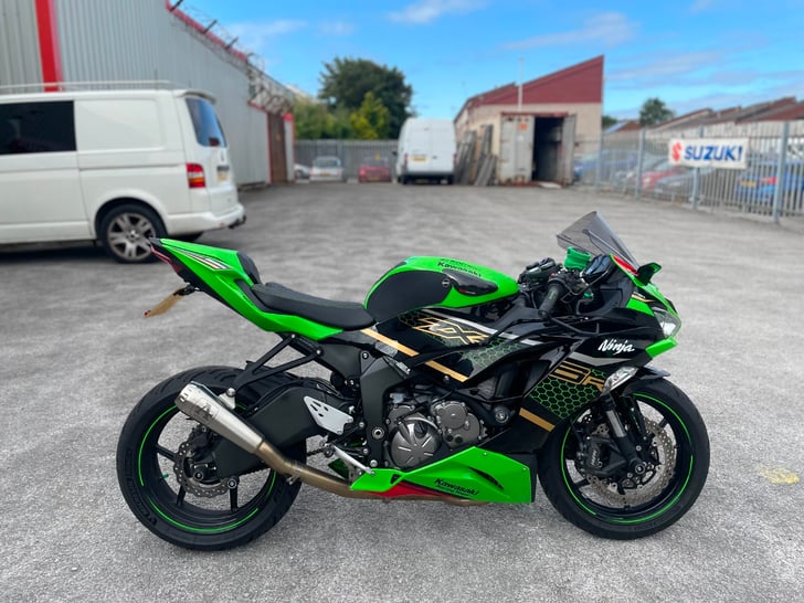 Kawasaki NINJA ZX-6R
