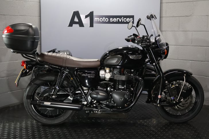 Triumph BONNEVILLE T120 BLACK
