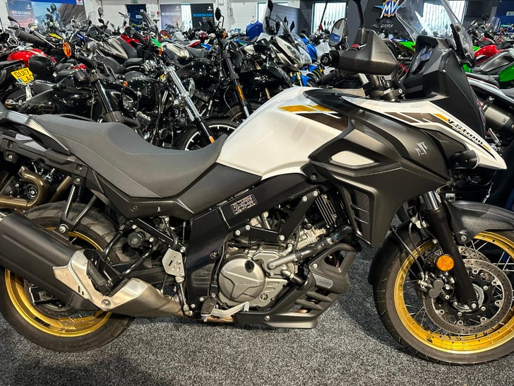 Suzuki V-STROM 650 XT