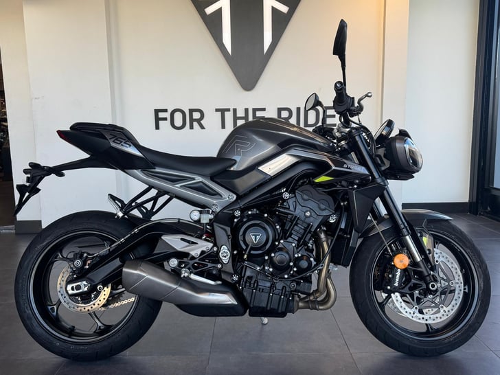 Triumph STREET TRIPLE R