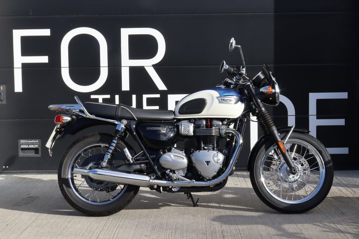 Triumph BONNEVILLE T100