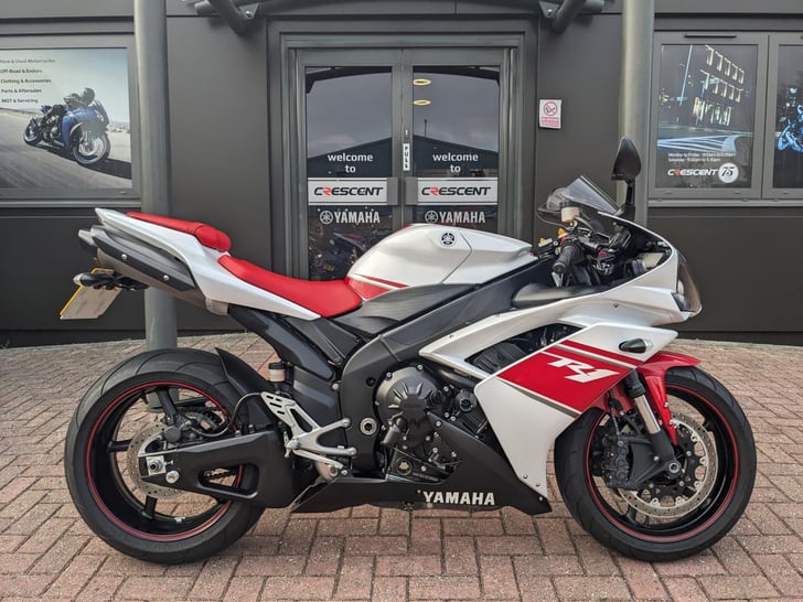 YAMAHA YZF R1 08 