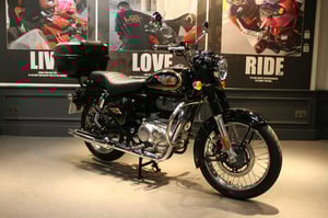 Used Royal Enfield BULLET 350 BULLET 350 for sale in Watford | Image 2