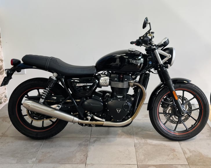 Triumph BONNIVILLE 900 STREET TWIN 