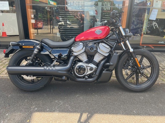 HARLEY-DAVIDSON NIGHTSTER 975