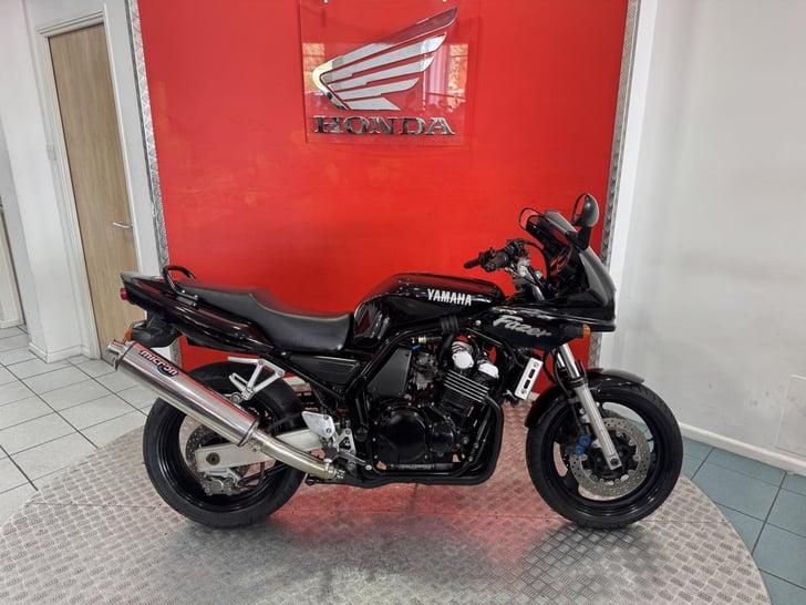 Yamaha FZ600 
