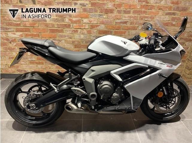 Triumph DAYTONA 660