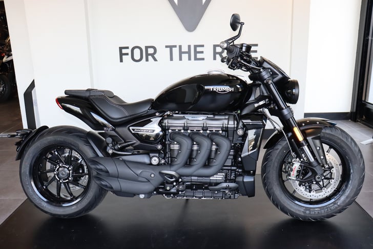Triumph ROCKET 3 R BLACK