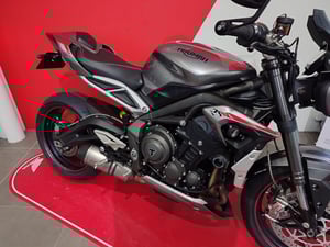 Used Triumph STREET TRIPLE 765 RS STREET TRIPLE 765 RS for sale in Newcastle-under-Lyme | Image 2