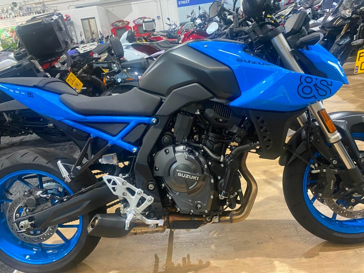 Suzuki GSX-8S