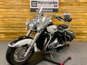 Used Triumph THUNDERBIRD LT THUNDERBIRD LT for sale in Swindon | Image 2