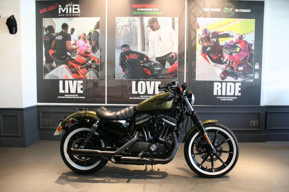 Used Harley-Davidson SPORTSTER SPORTSTER 883 XL883N IRON 883 for sale in Watford