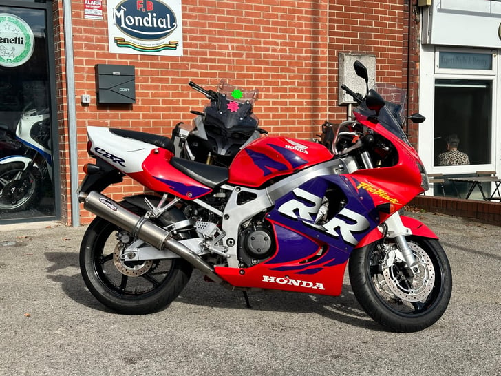 Honda CBR900RR FIREBLADE