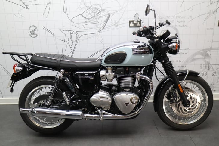 TRIUMPH BONNEVILLE T120