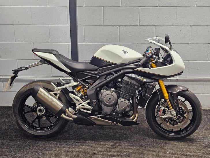 Triumph SPEED TRIPLE 1200 RR