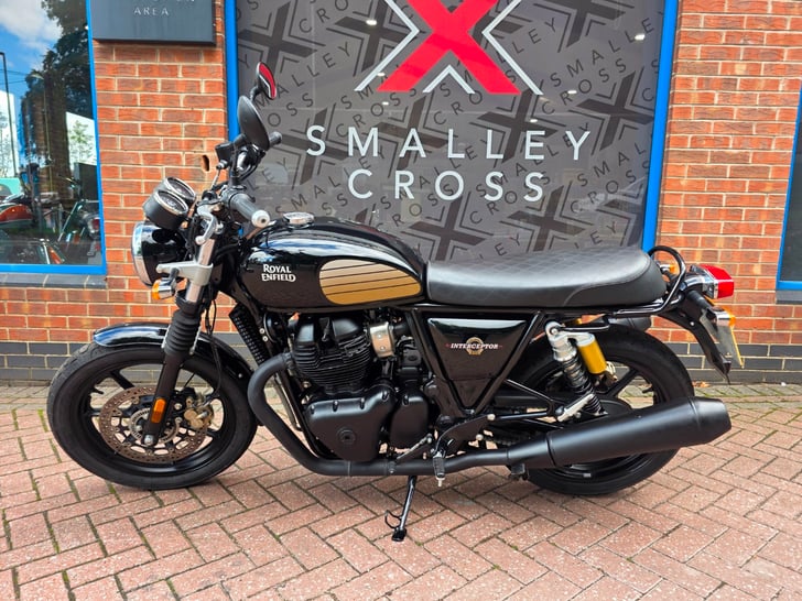 Royal Enfield INTERCEPTOR 650 TWIN DARK