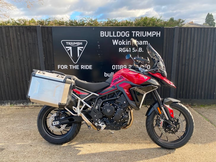 TRIUMPH TIGER 900 GT