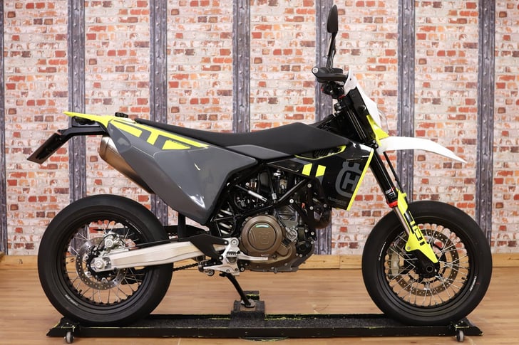 HUSQVARNA 701 SUPERMOTO