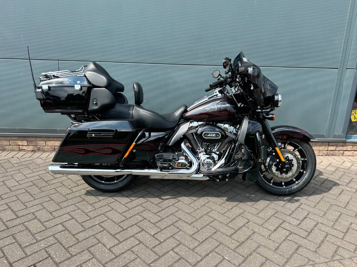 HARLEY-DAVIDSON CVO FLHTKSE ELECTRA GLIDE ULTRA LIMITED