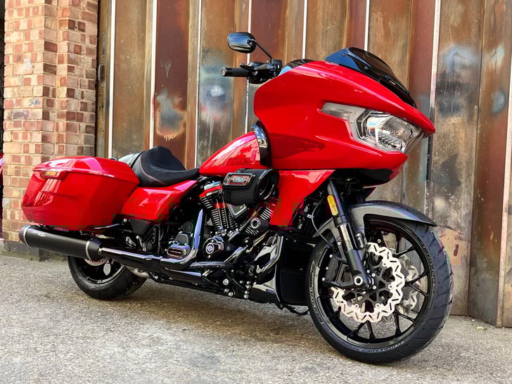 Harley-Davidson CVO ROAD GLIDE ST FLTRXSTSE 121 HIGH OUTPUT
