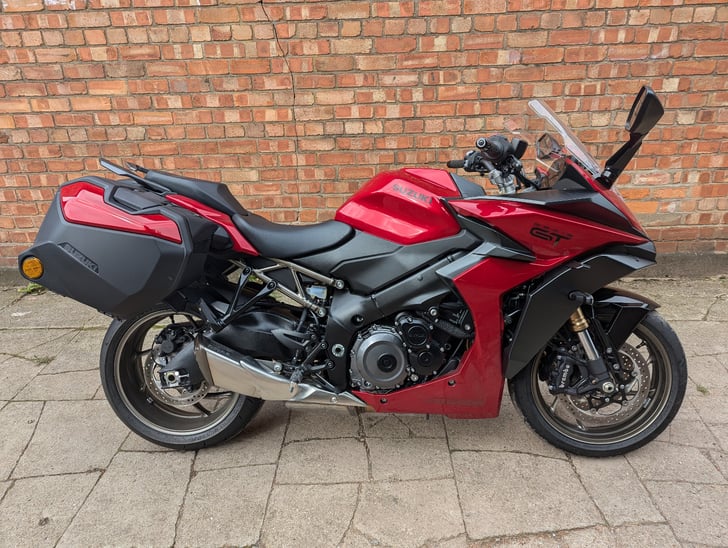 SUZUKI GSX-S1000GT+