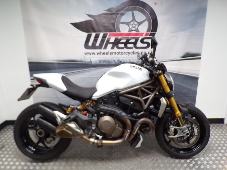 Ducati MONSTER 1200 S