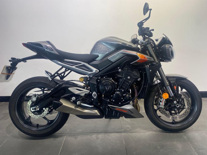 TRIUMPH STREET TRIPLE 765 RS