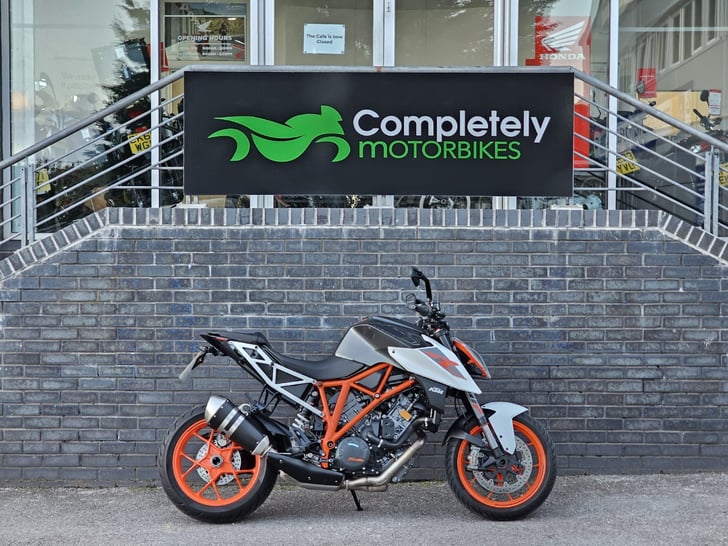 KTM 1290 SUPER DUKE R