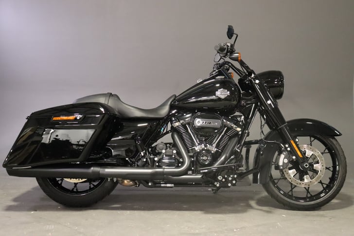 Harley-Davidson TOURING FLHRXS ROAD KING SPECIAL