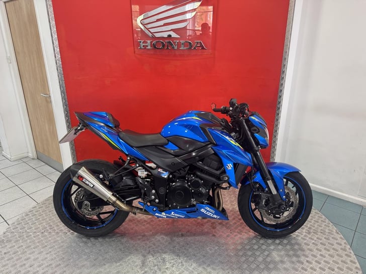 Suzuki GSX-S750