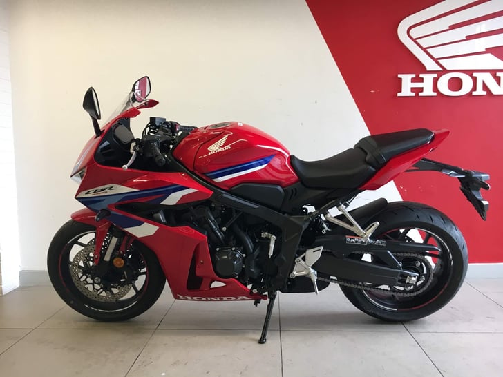 HONDA CBR650R E-CLUTCH 2025