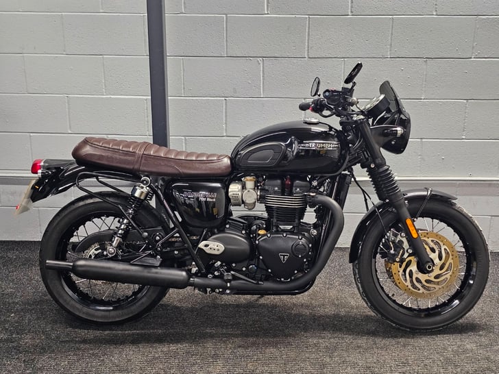 Triumph BONNEVILLE T120 BLACK