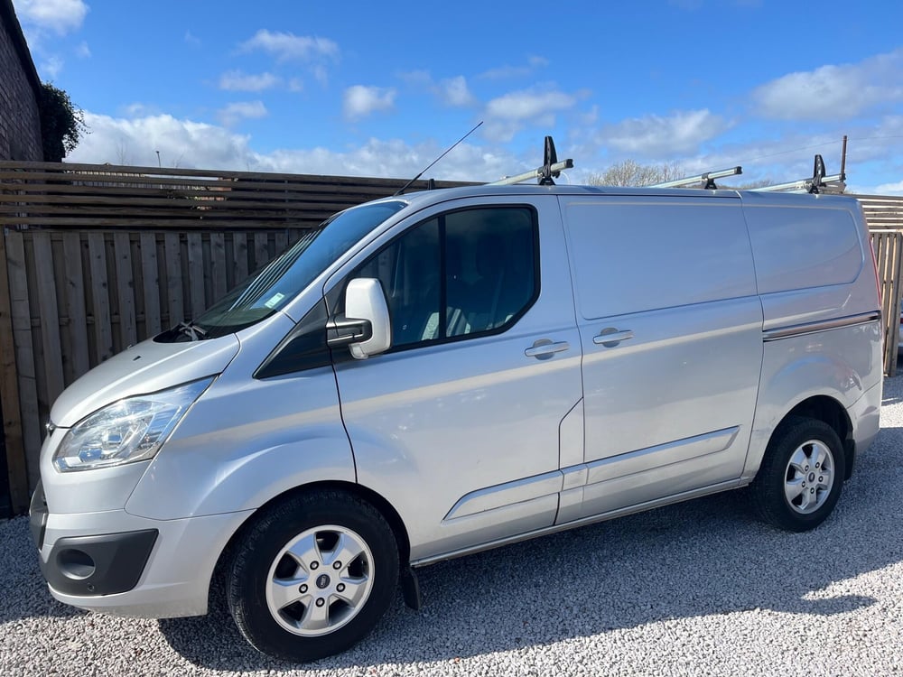 Used Ford TRANSIT CUSTOM TRANSIT CUSTOM 2.0 TDCI 270 LIMITED L1 H1 5DR for sale in Chesterfield