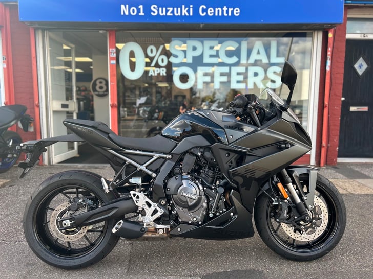 Suzuki GSX-8R